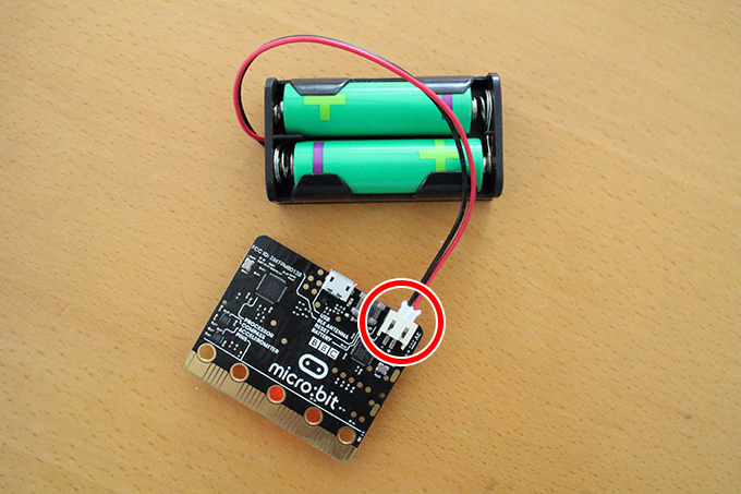 【micro:bit】バッテリーコネクタは奥まで挿しこむと外しにくい