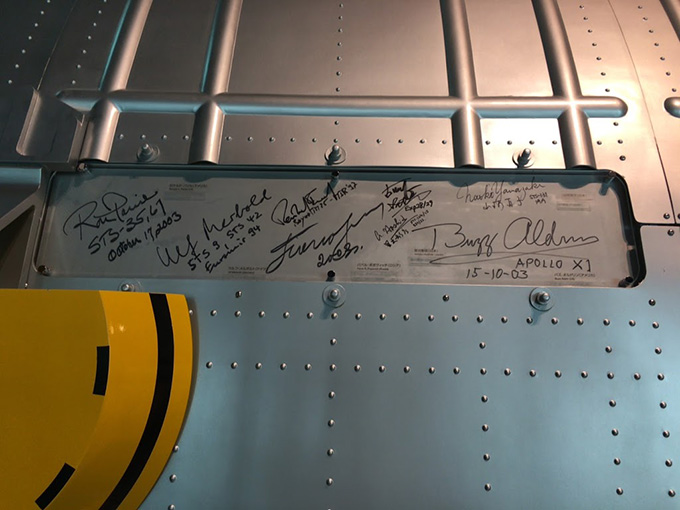 宇宙飛行士のサイン